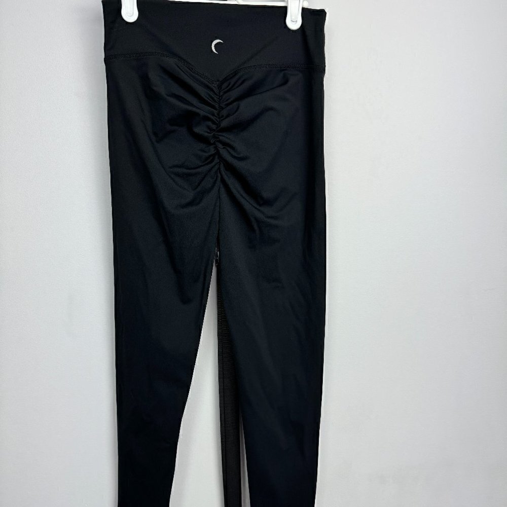 EUC - Zyia Scrunchy Butt Leggings, Size 6-8